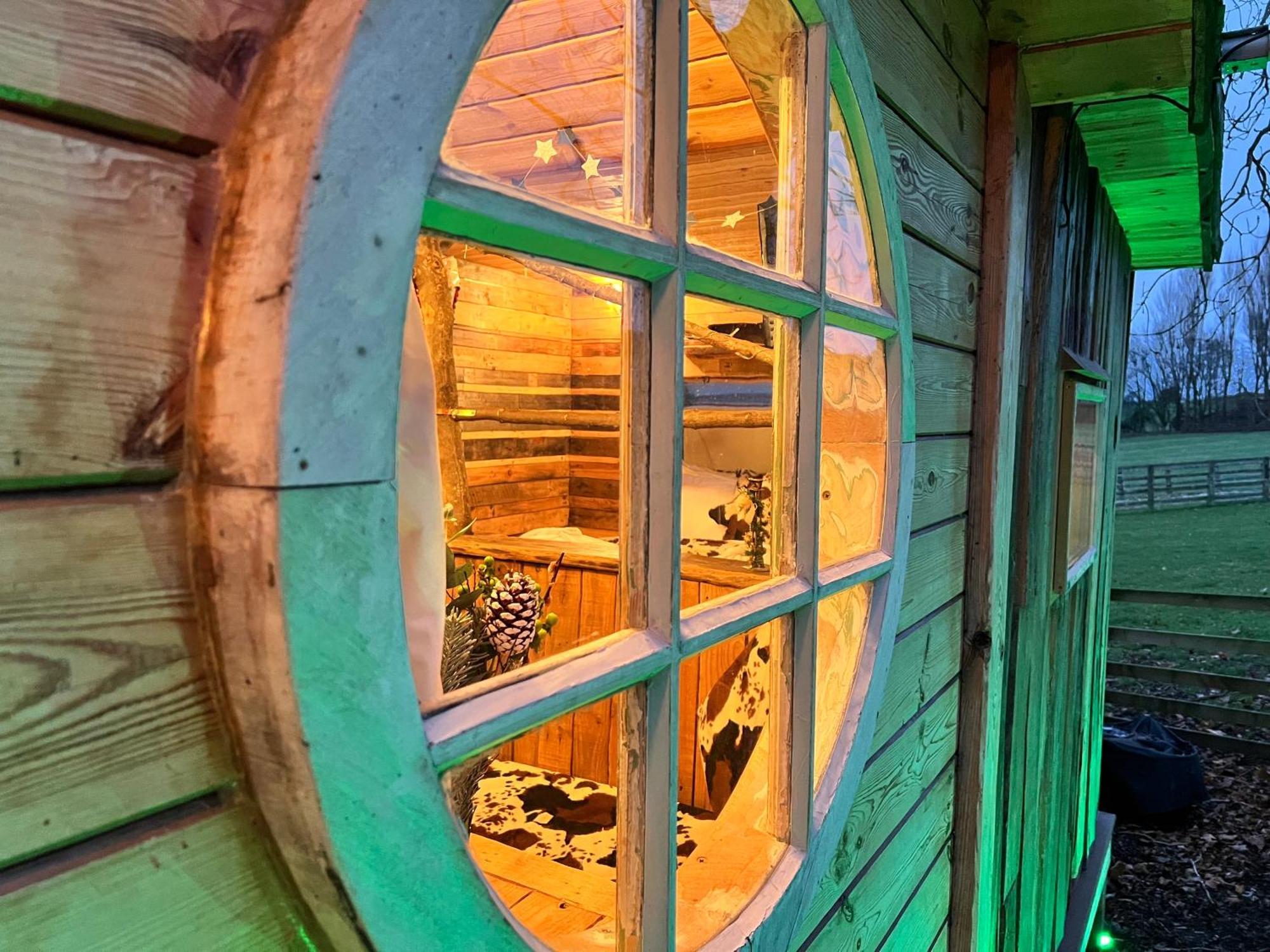 Burtree Country House, Tipi'S, Treehouse & Lodge & House Rooms With Hot Tubs In A Private Garden Тирск Экстерьер фото