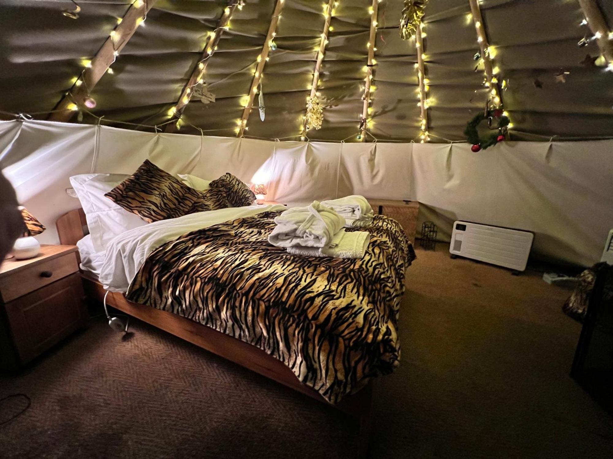 Burtree Country House, Tipi'S, Treehouse & Lodge & House Rooms With Hot Tubs In A Private Garden Тирск Экстерьер фото
